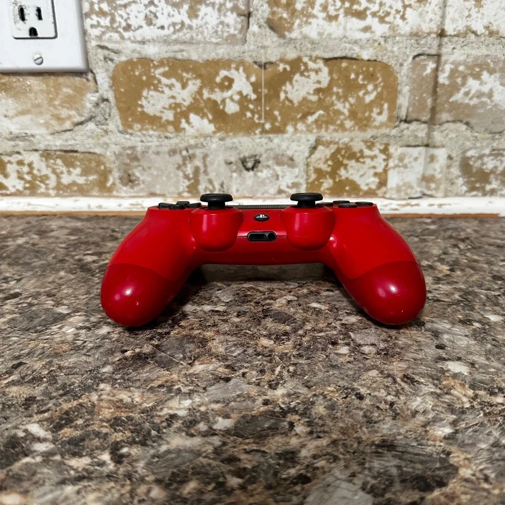 Sony DualShock 4 Wireless Controller PS4 Red Good Condition CUH-ZCT2U